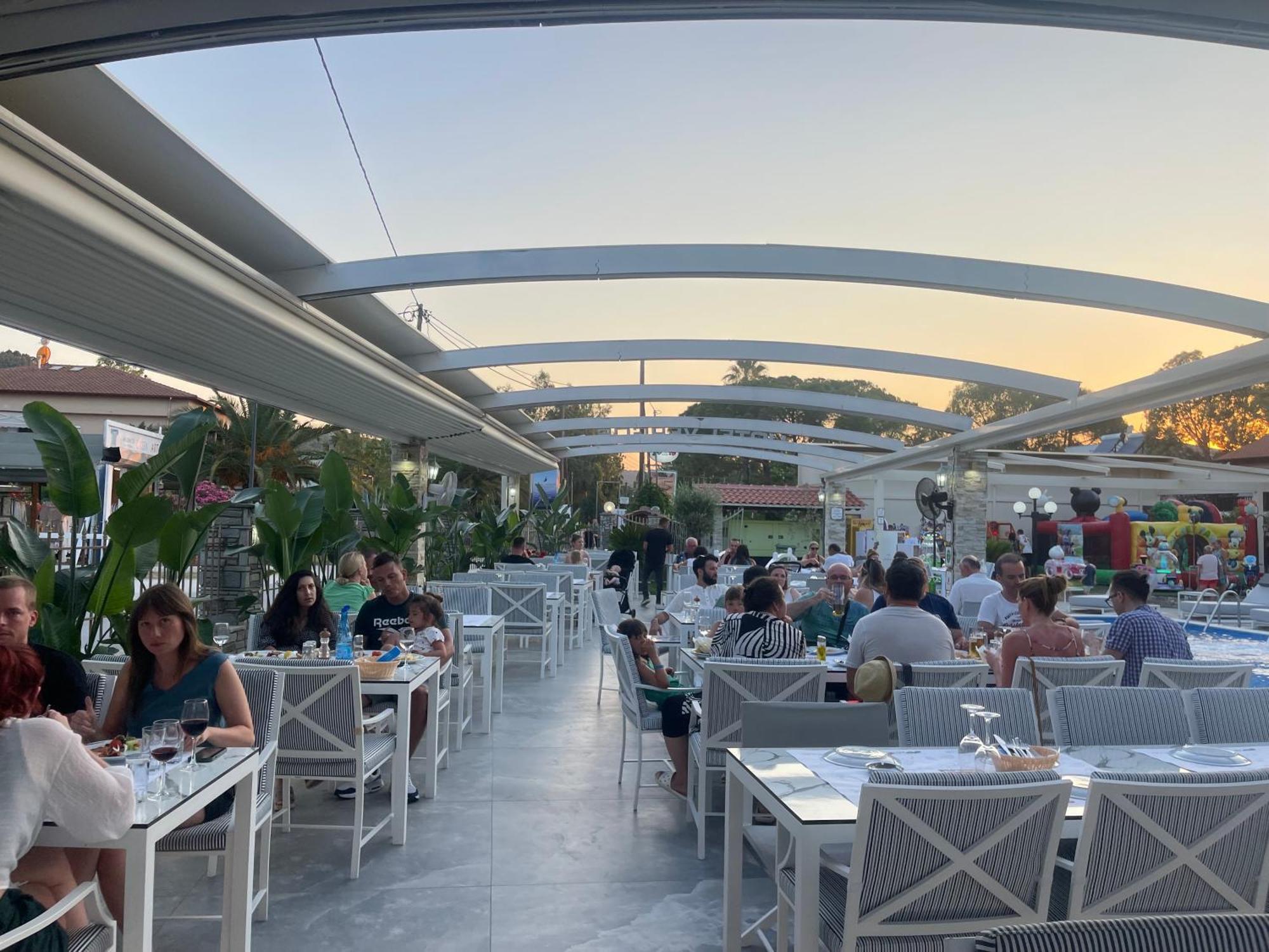 Vergos Hotel Вурвуру Екстер'єр фото
