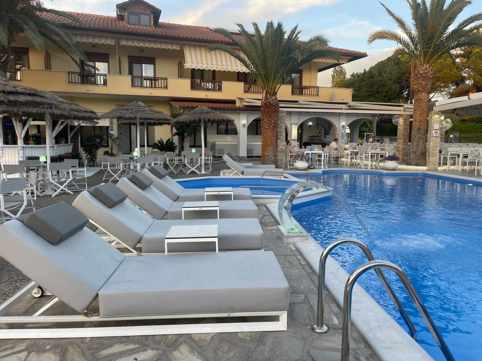 Vergos Hotel Вурвуру Екстер'єр фото